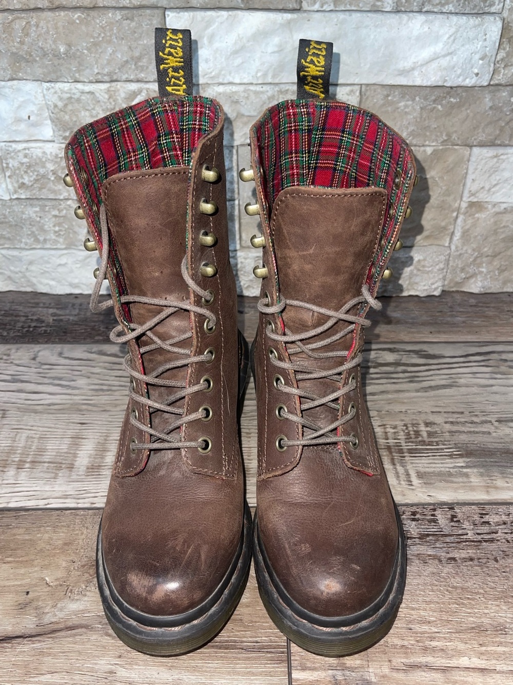 Dr. Martens Boots CASEY Brown Leather Plaid Airwair Rugged Laced Heel Size 5